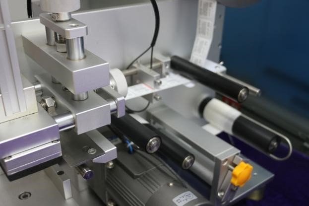 LQ-FL Flat labeling machine